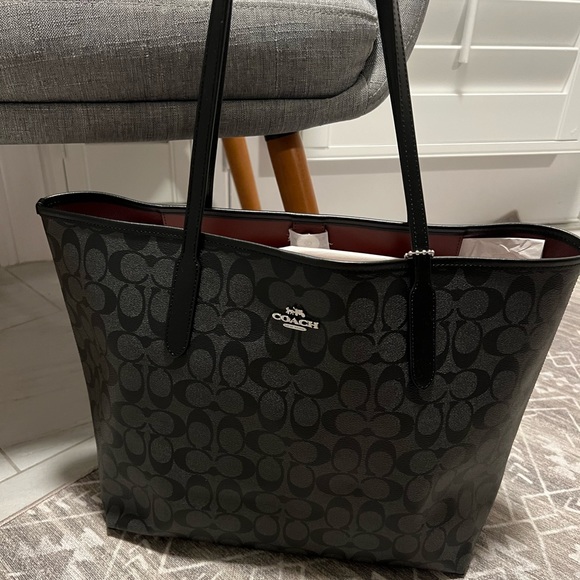 Coach Handbags - Coach tote